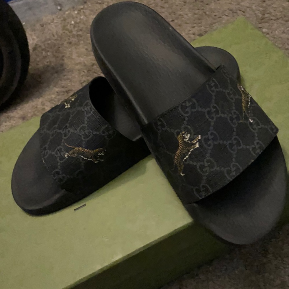 Brand new good black Gucci good condition